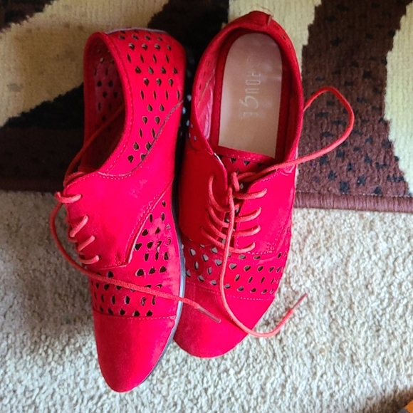 Flat - Picture 2 of 4